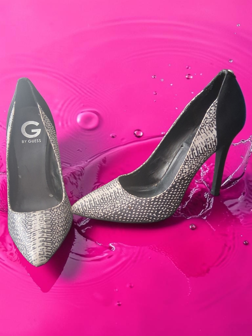 G by Guess Black and Cream Snakeskin-Pattern Pointed-Toe Stiletto Pumps Size 8.5